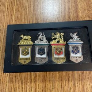 Warner Bros. Harry Potter Bookmarks and Display Case